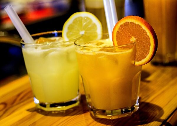 Refreshing juices and smoothies at the Pineapple Juicebar in Airdrie